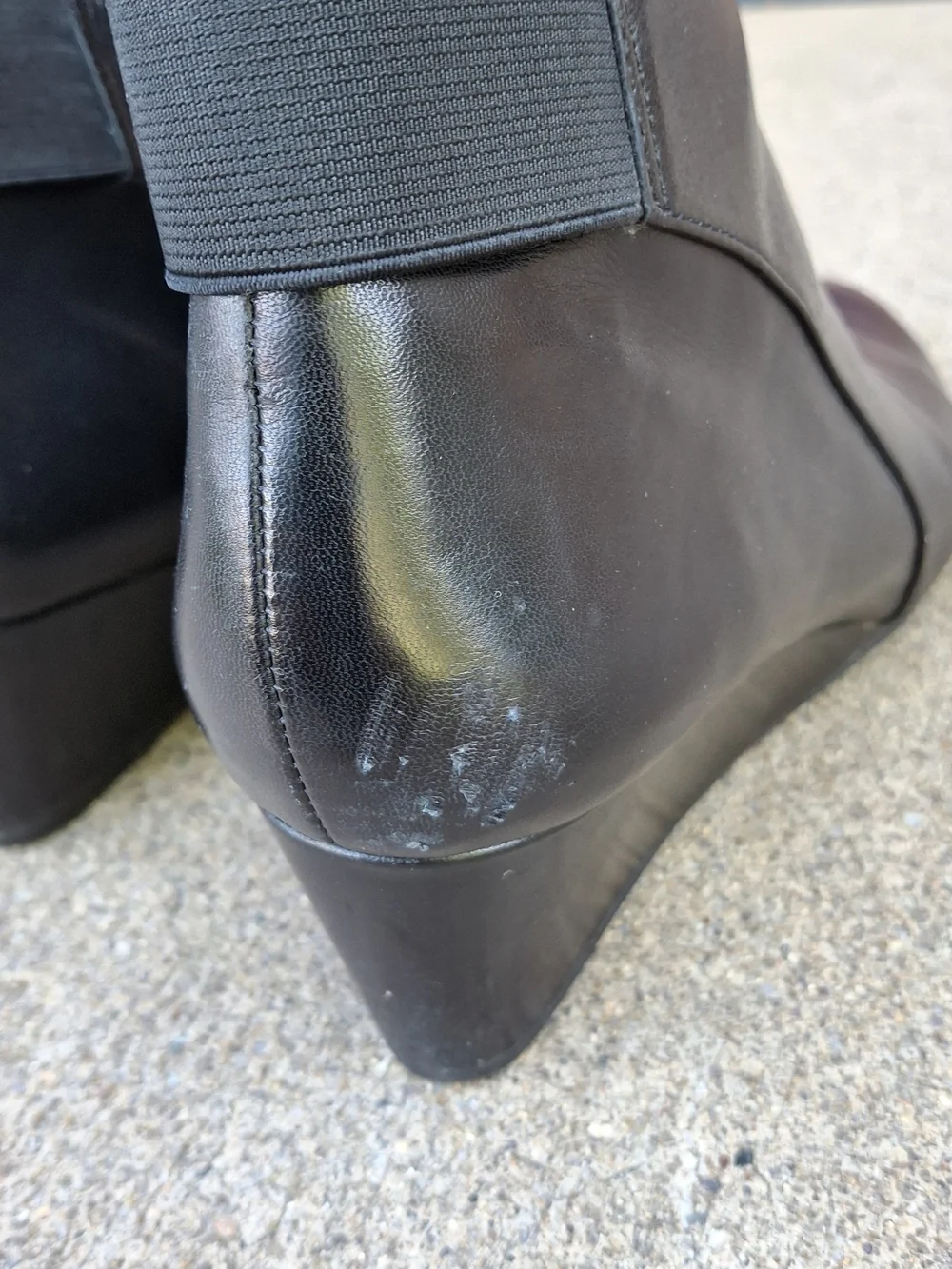 Van Eli Women's Black Leather Ankle Boots - Classic Zip Side Style, Size 9